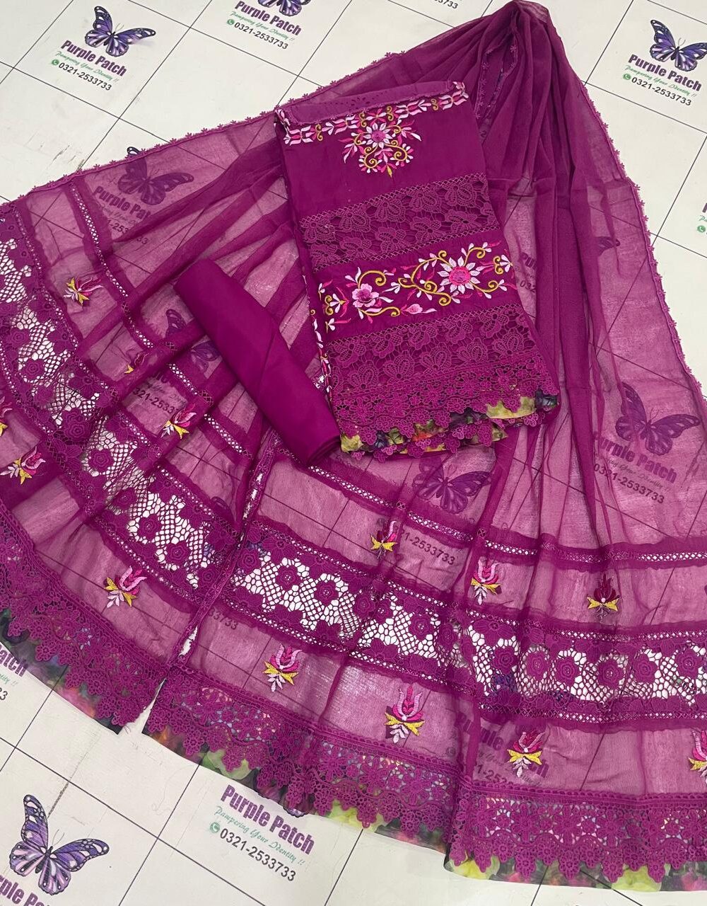 Nureh Collection ( luxury Lawn ) Majenda - Image 4