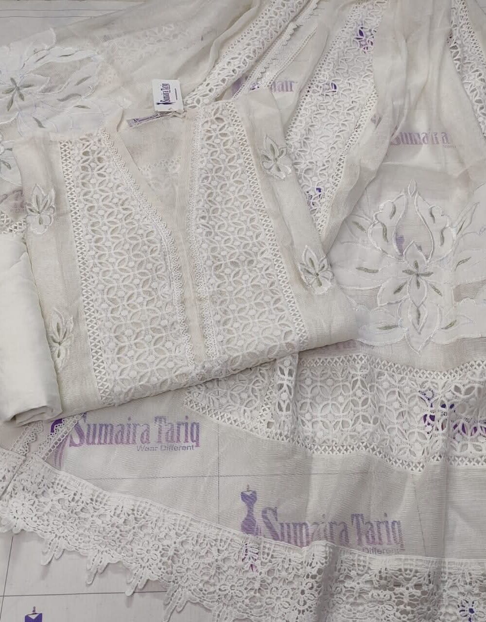 Pearl White Velkari