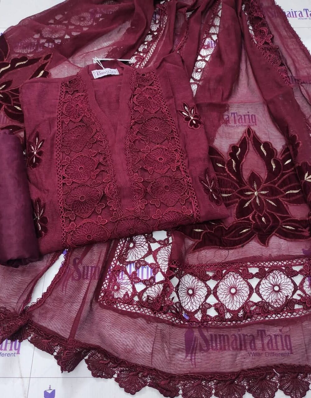 Maroon Velkari