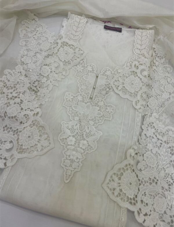 Noor E Khas Pearl White