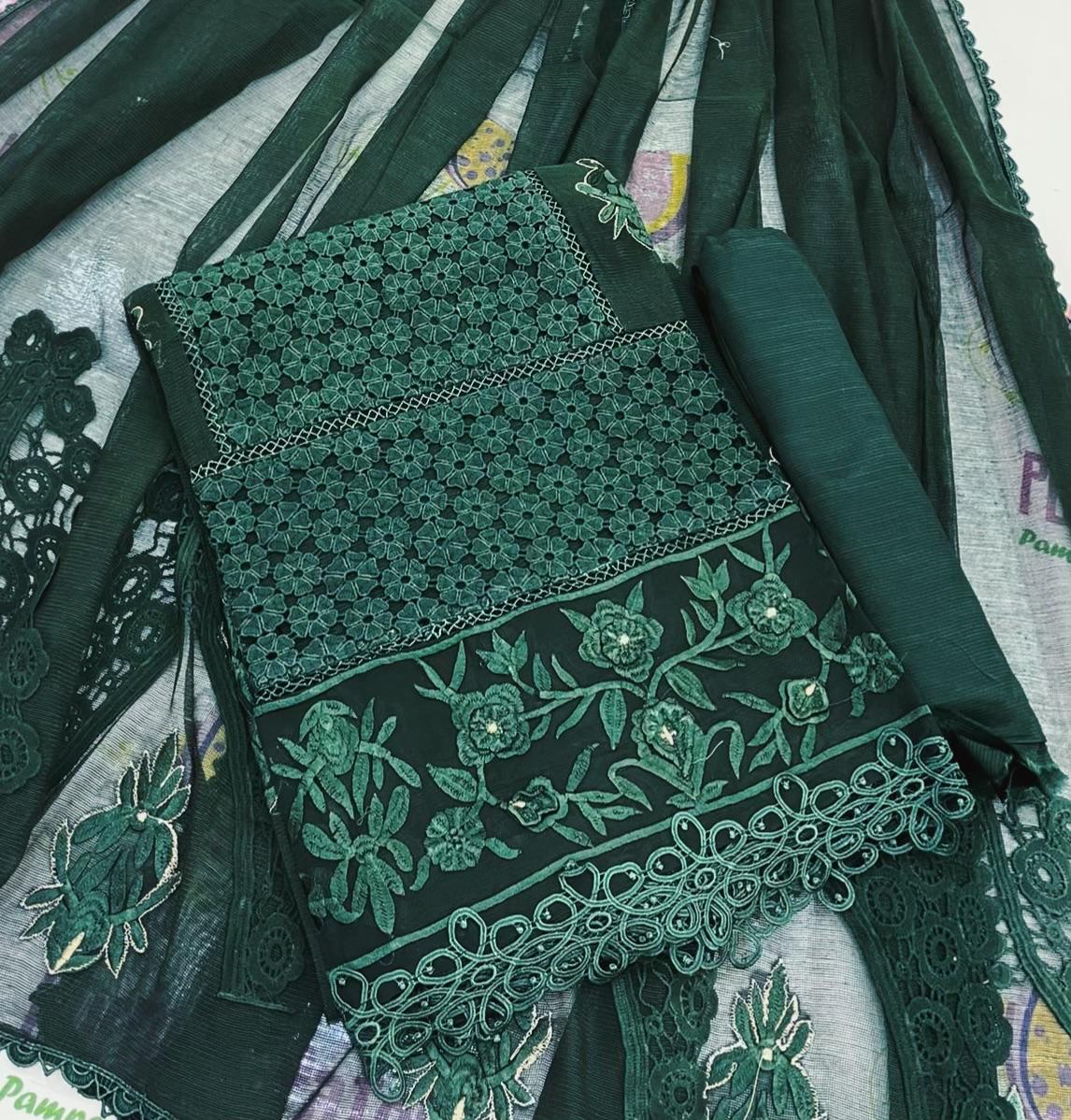 Noor E Nazakat Bottle Green