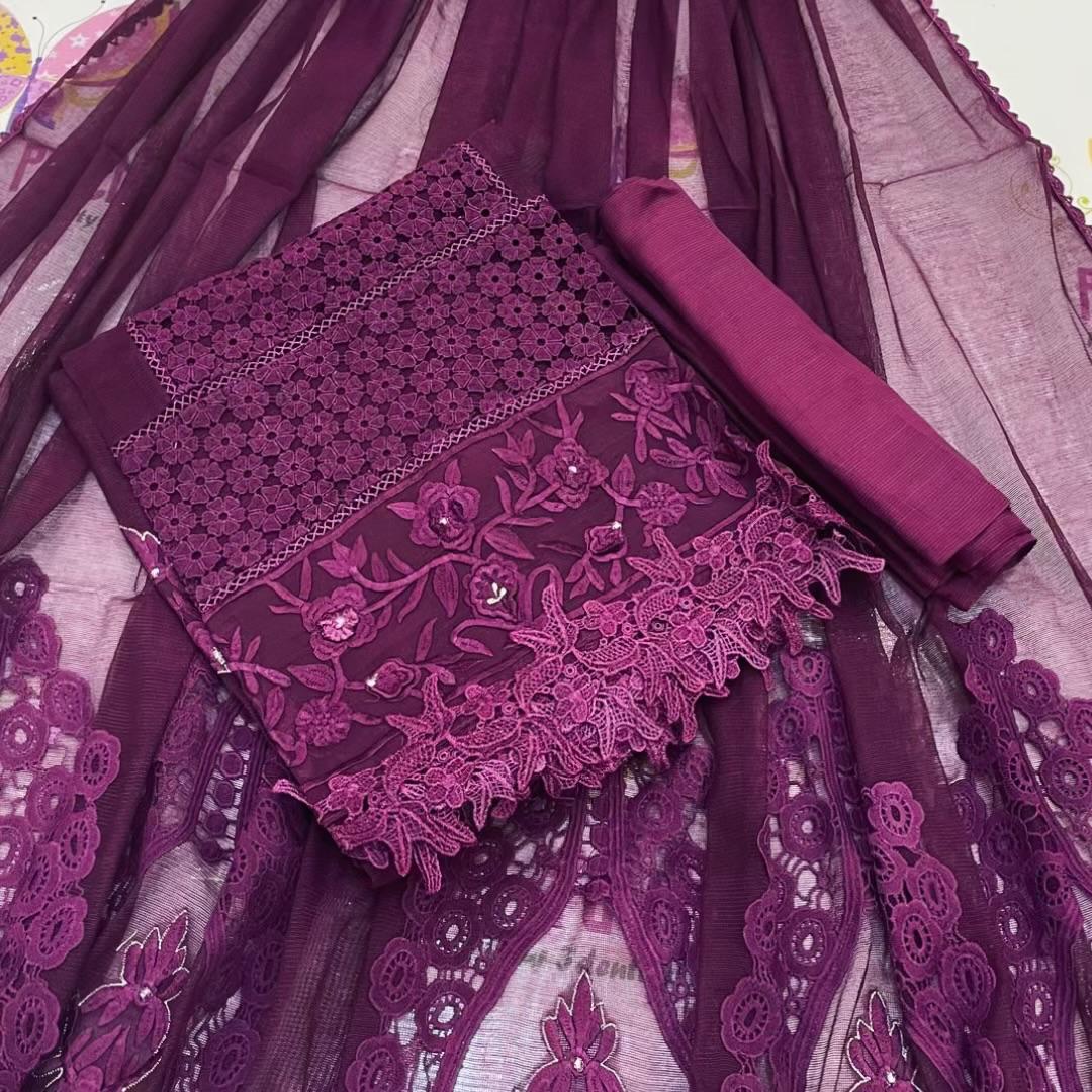 Noor E Nazakat Majenda